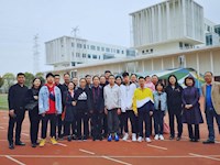 星湾学校初中部修学团顺利抵达加拿大